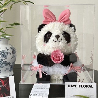Composizione floreale festiva del panda