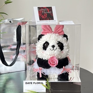 Composizione floreale festiva del panda