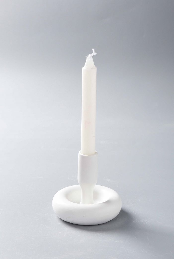 Nordic decorative candle holder Ceramic candle holder with disc base