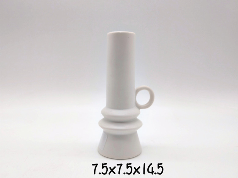 White candle holder Ceramic candle holder with handle