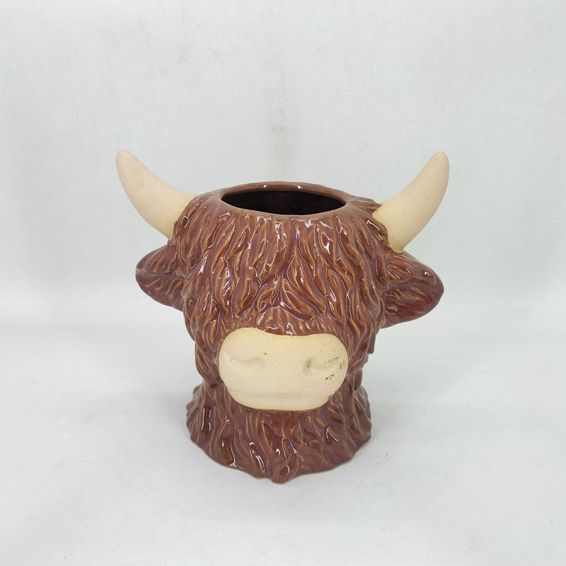 Brown Ceramic Highland Cow Head Planter with Embossed Fur Texture, Farmhouse Rustic Style