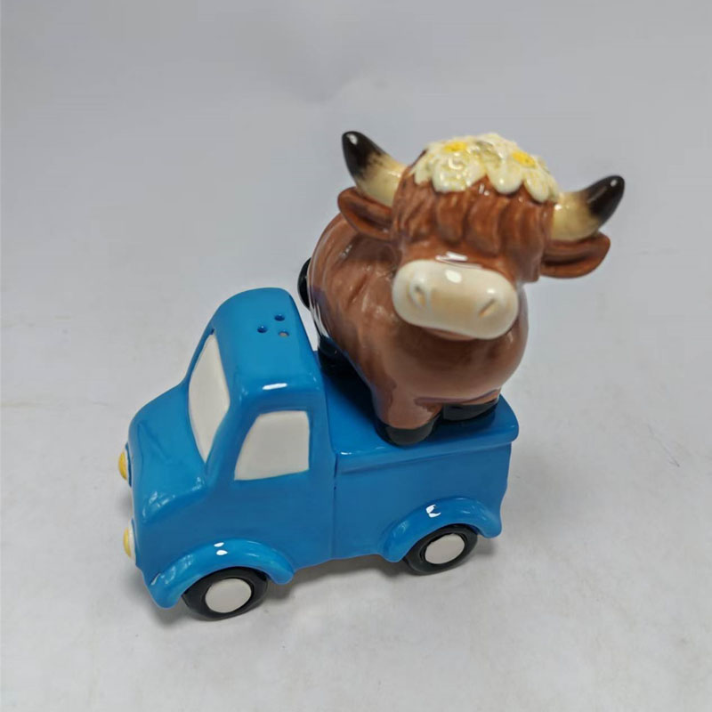 Ceramic Highland Cow Figurine On Blue Farm Transport Truck, 3D Embossed Cow Statue, Cute Farmhouse Decor, Unique Housewarming Gift