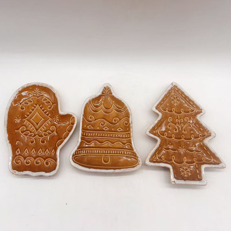 Gingerbread‑Style Ceramic Plate Set, Embossed Glove, Bell And Christmas Tree Shapes, Gingerbread‑Tone Vintage Christmas Tableware Decor