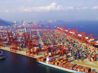 The US port industry is expected to have a slower peak season than usual!