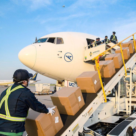 Internationale luchtvrachtprijzen van Canada naar China