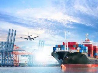 Which is cheaper, international sea freight or air freight?