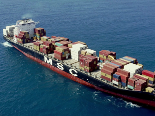 What are the issues to pay attention to when shipping internationally by sea ?