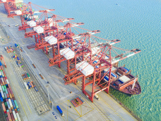 Melbourne Port International Container Shipping Company has strengthened its cooperation with OneStop