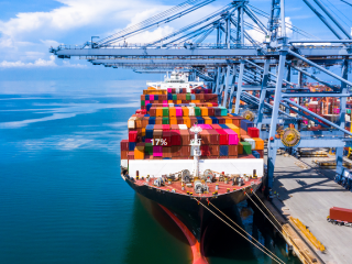 A historic turning point! Africa quietly becomes the new center of global shipping