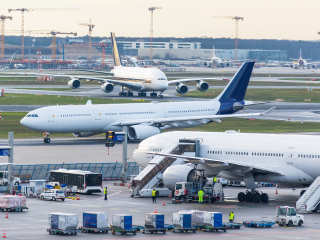 In international air freight volume weight calculation, which packaging details can effectively reduce logistics costs?