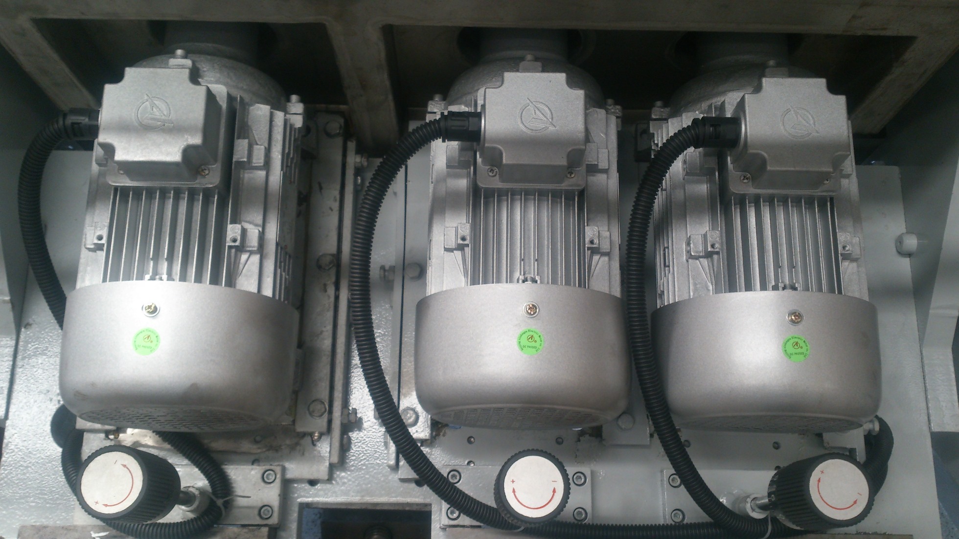 DJM10B Glass Miter Machine With Bearing Conveyor（10 Spindles)