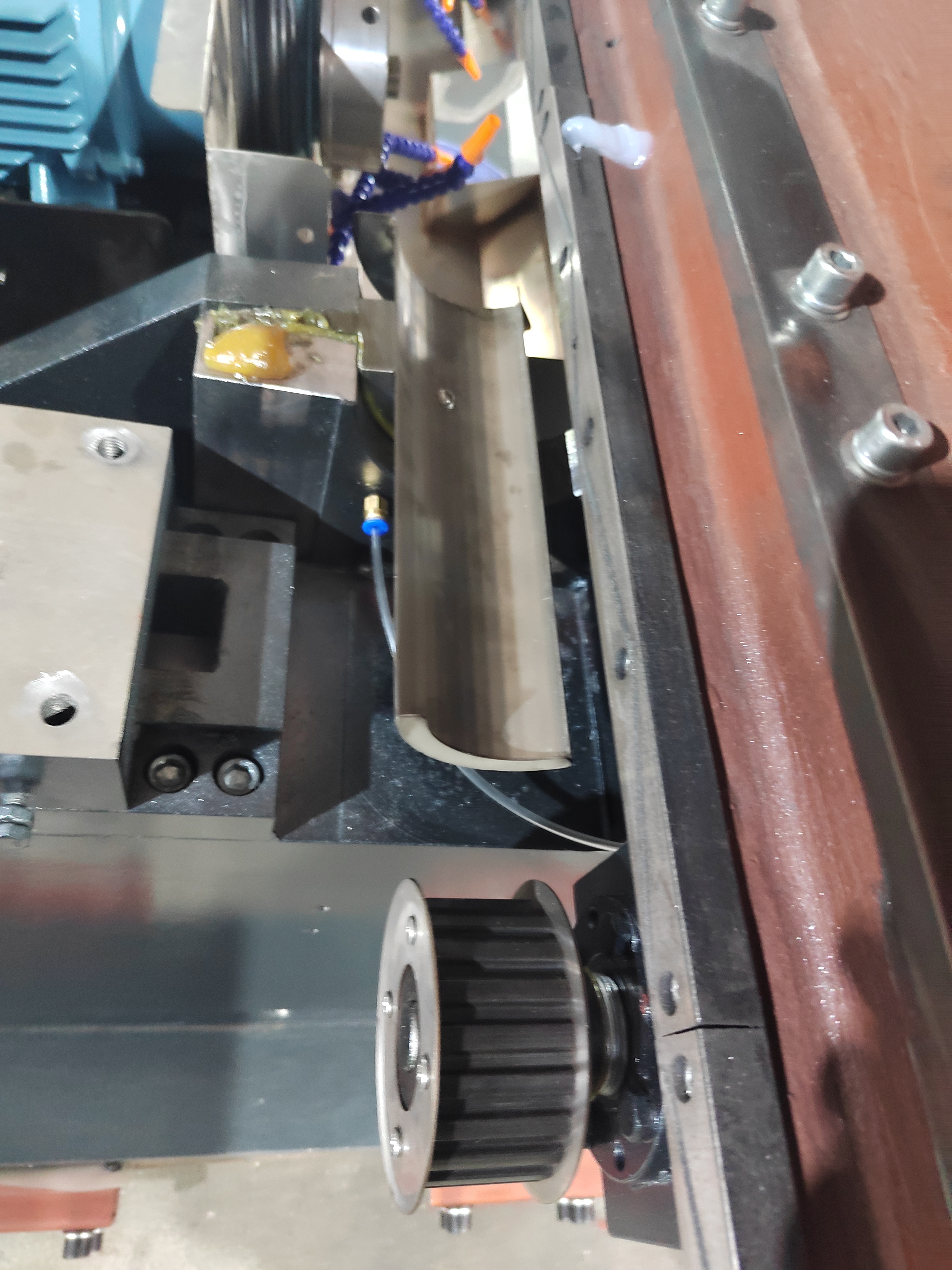 DXM471B Glass Bevelling Machine With Bearing Conveyor（12 Spindles)