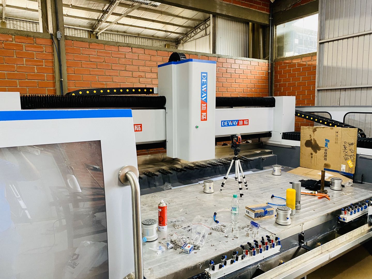 DZX3216 CNC Glass Working Center (3200X1600)