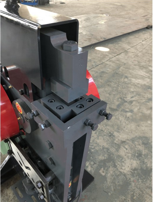CNC-hydraulische Stanz- und Schermaschine