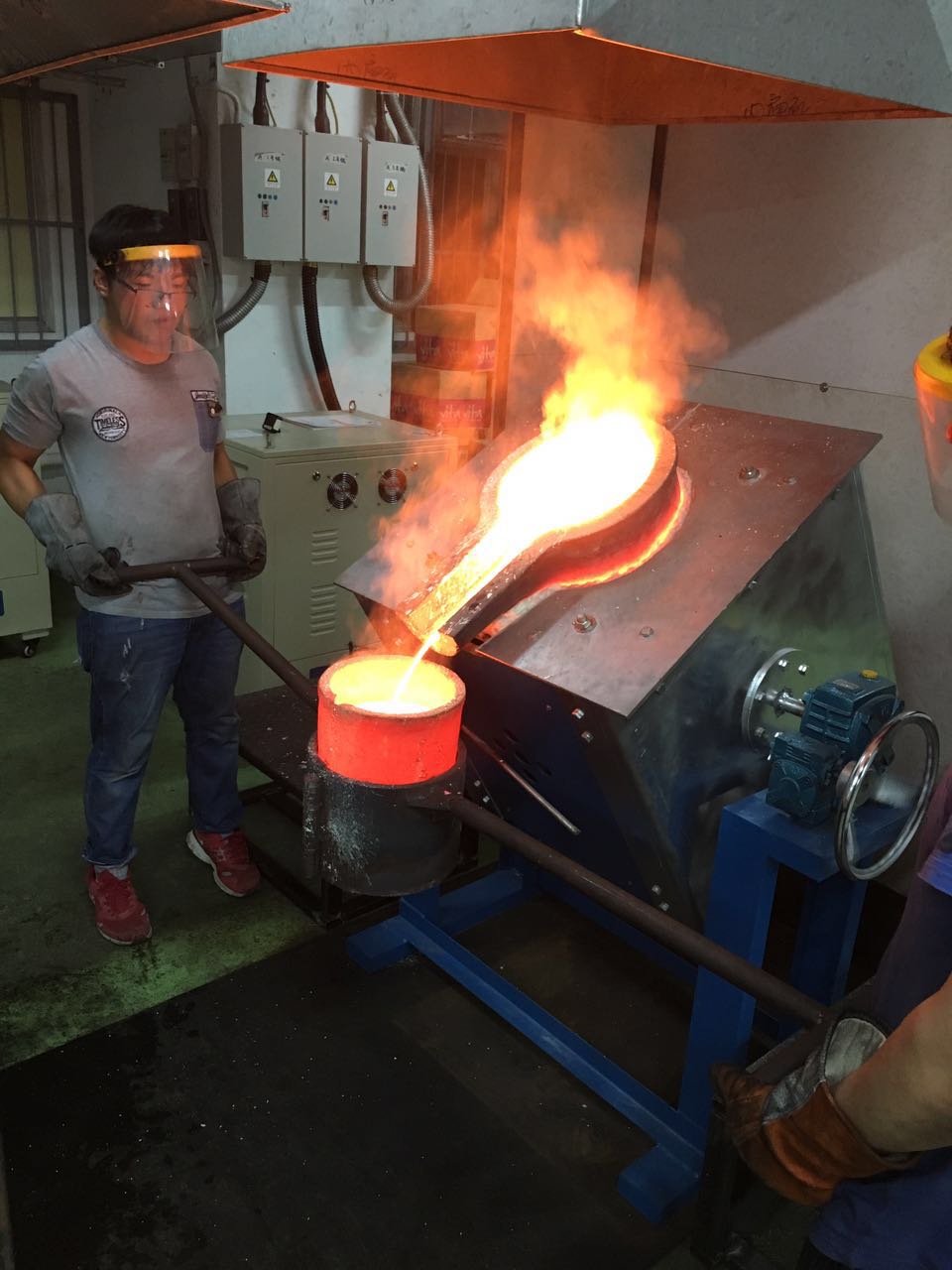 What are the types of furnaces?