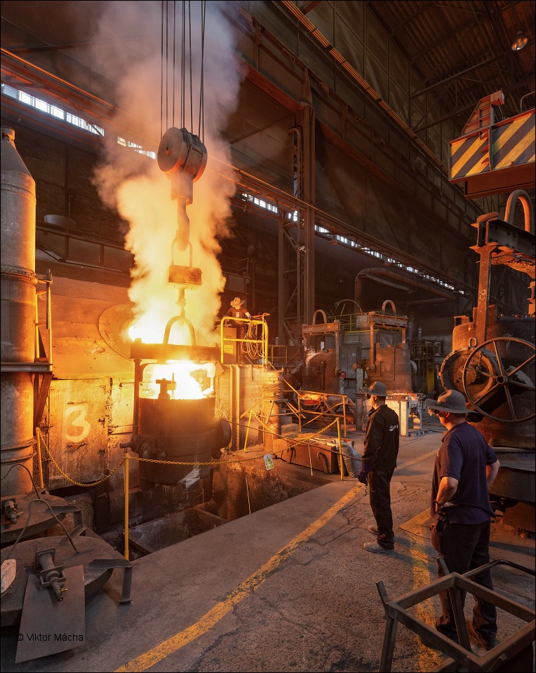 Revolutionizing Metal Melting: The Advantages of Intermediate Frequency and High-Frequency Induction Furnaces