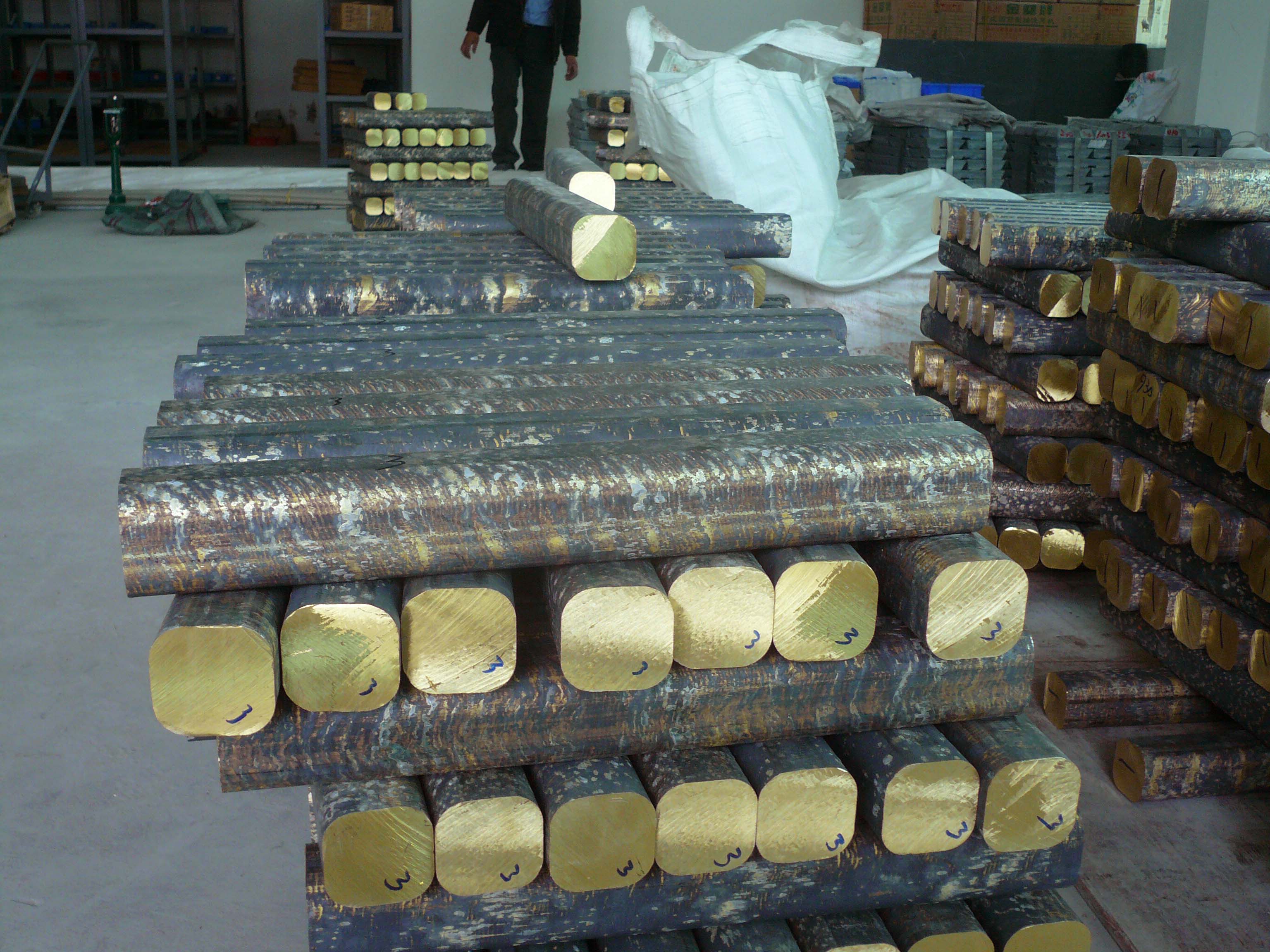 Línea continua horizontal de colada de lingotes de cobre para producción de grifos