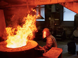 What impact does the material selection of Copper furnace have on the casting effect?