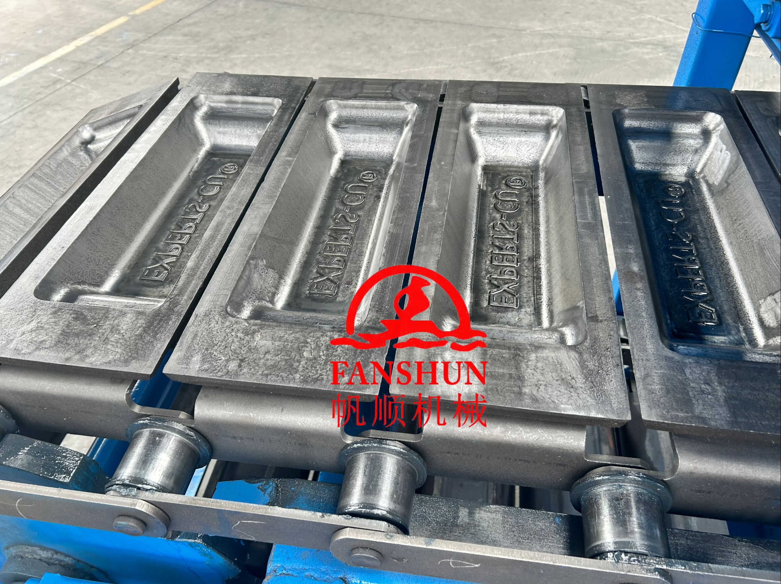Are moulds for aluminium ingots customizable?