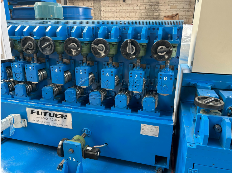 Horizontal/Vertical combined roller system