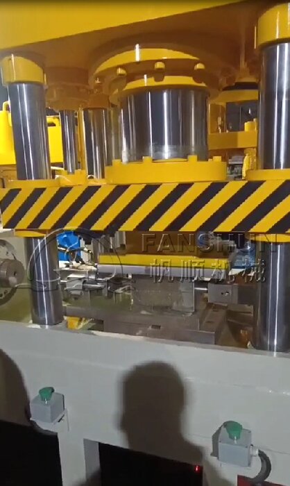 Why Are More and More Manufacturers Choosing Hydraulic Forming Machines?