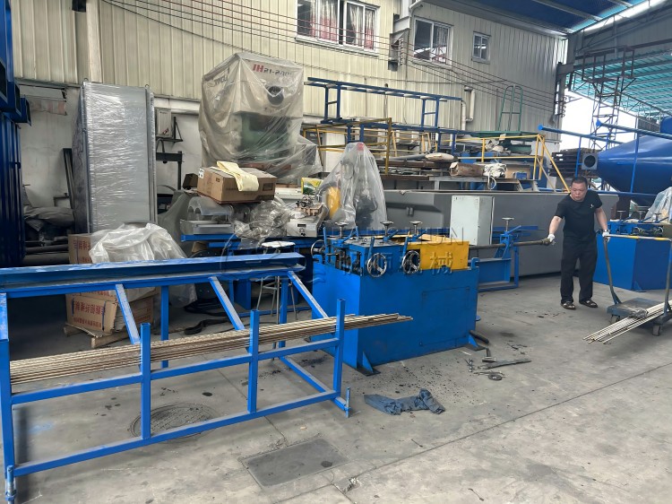 Precision Straightening Machine
