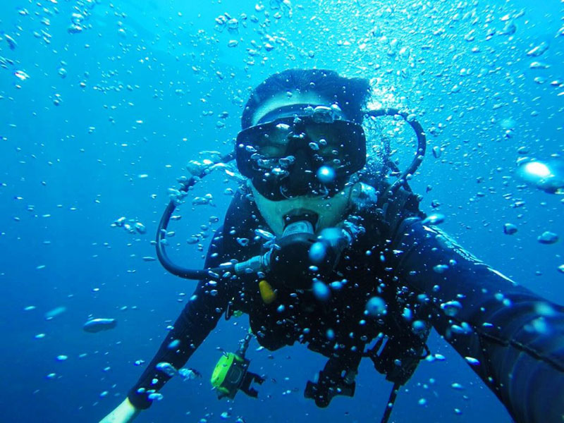 oxygen tank diver