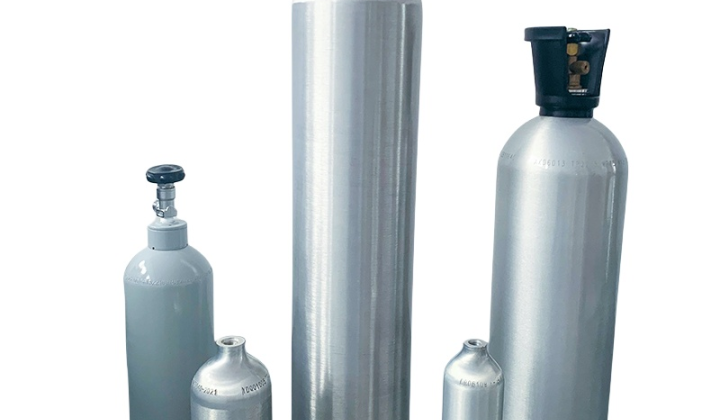 Qual è la differenza tra una bottiglia di alluminio e una di acciaio?