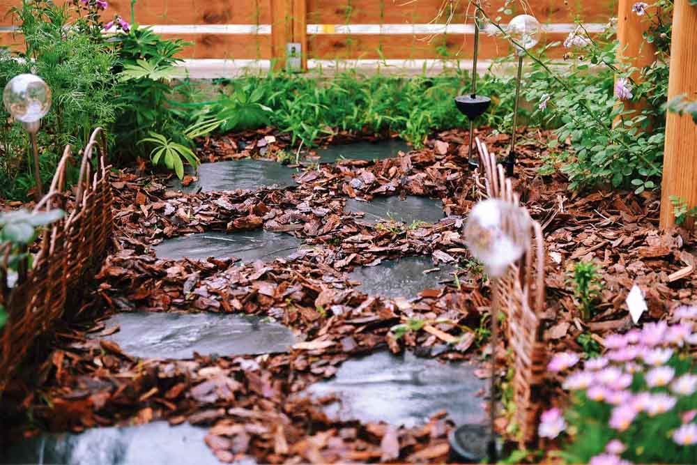 pine bark mulch for vegetable garden