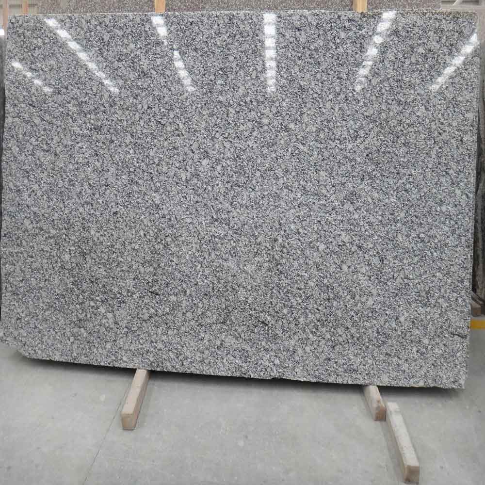 Natural Spray White Granite Countertop Slabs