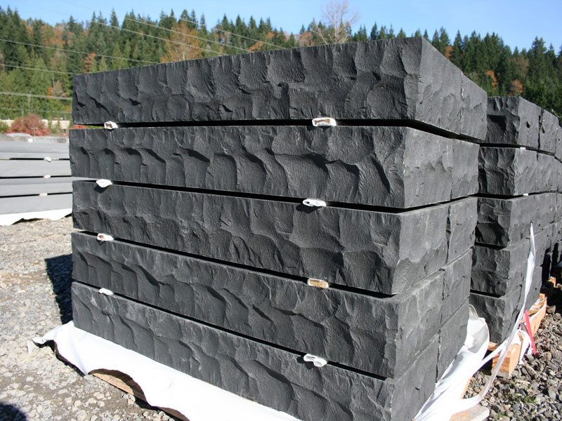 G685 black basalt kerbstones