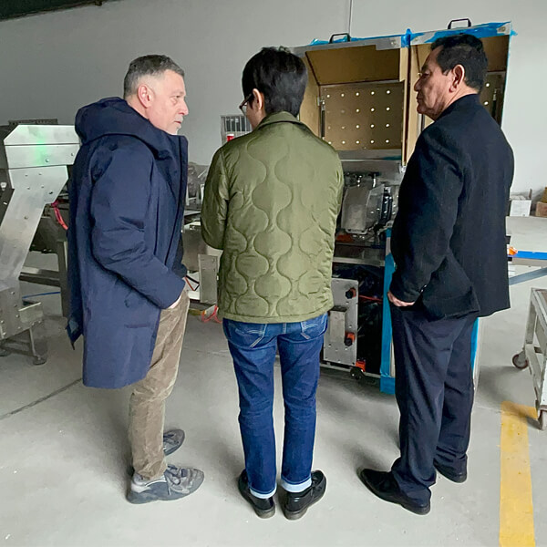 Visits from Customers from Multiple Countries