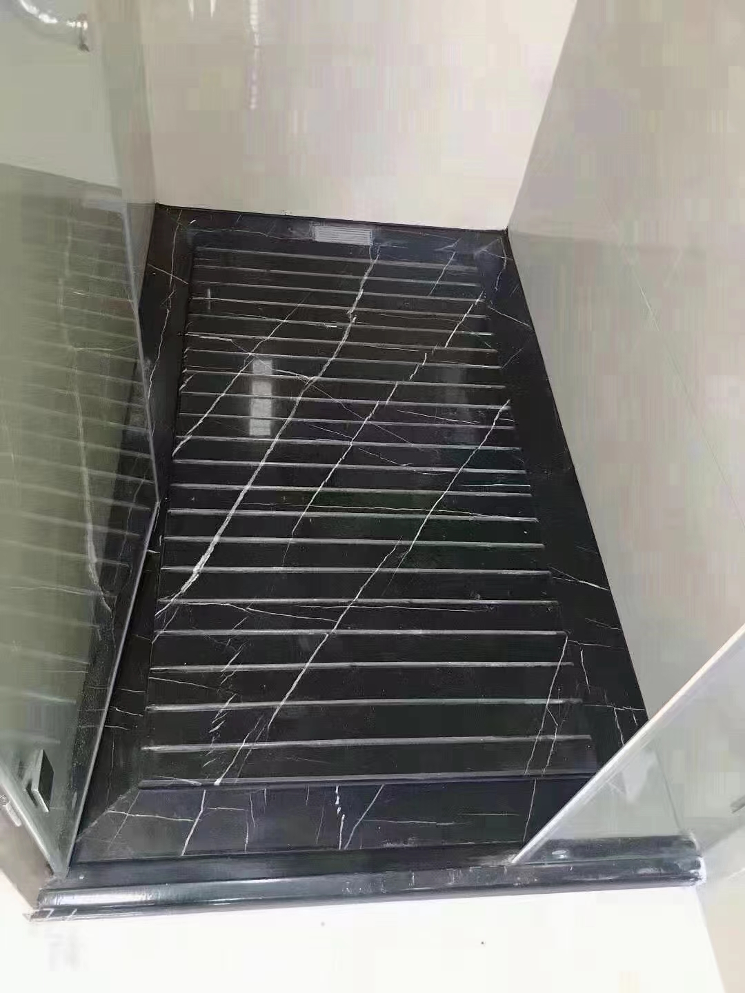 Nero Marquina marmeren plaat en tegel