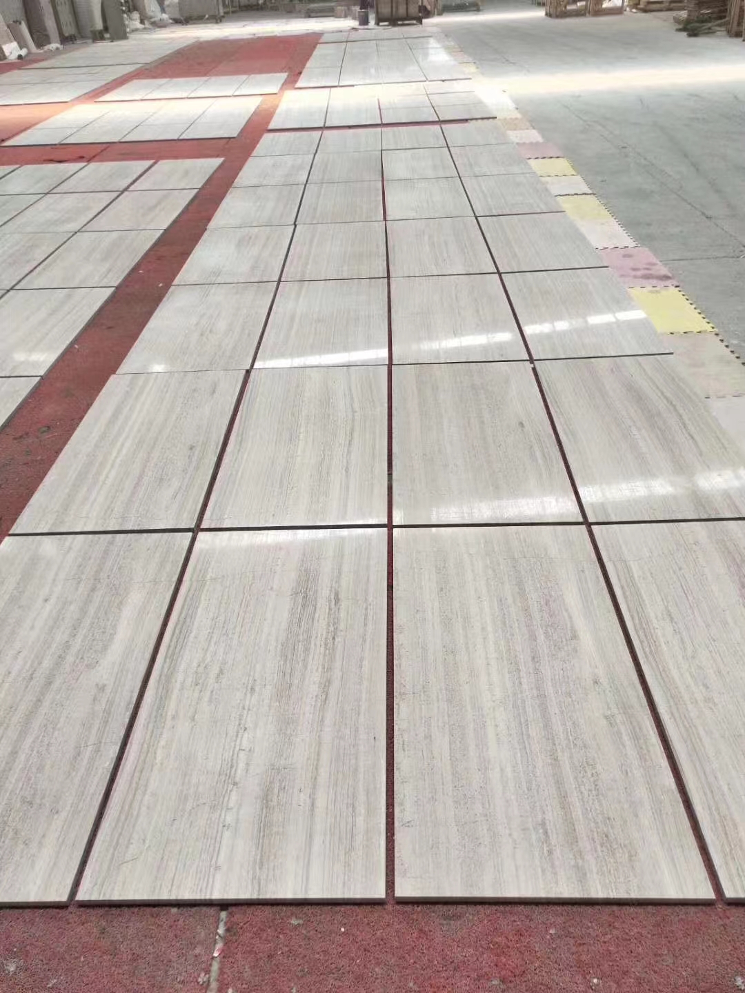 Houten witte marmeren plaat en tegel