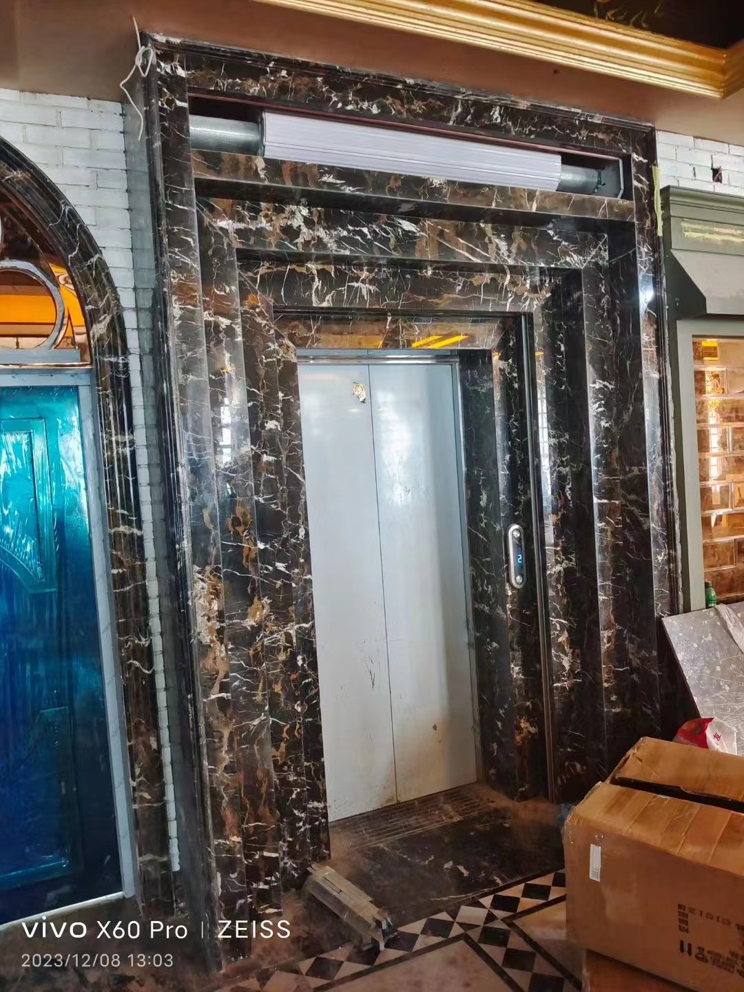 dehnow black marble