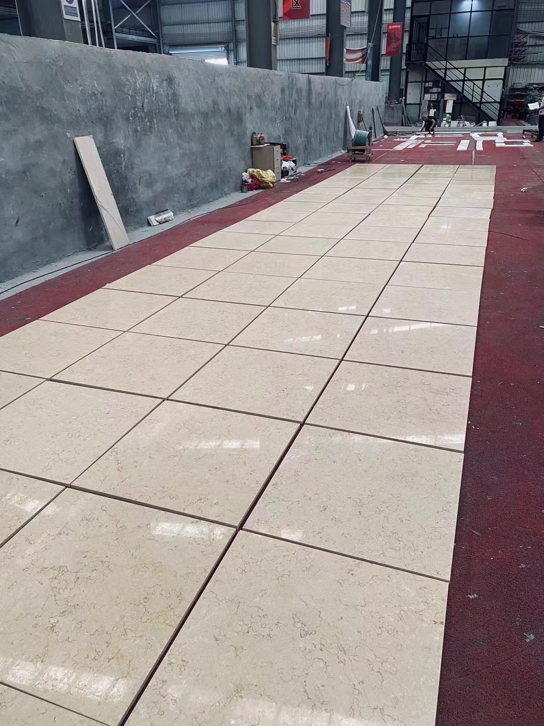 Zonnige Menia beige marmeren plaat en tegel