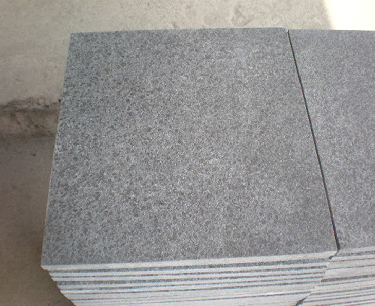 G684 Zwarte Parel Graniet Basalt Kasseiensteen