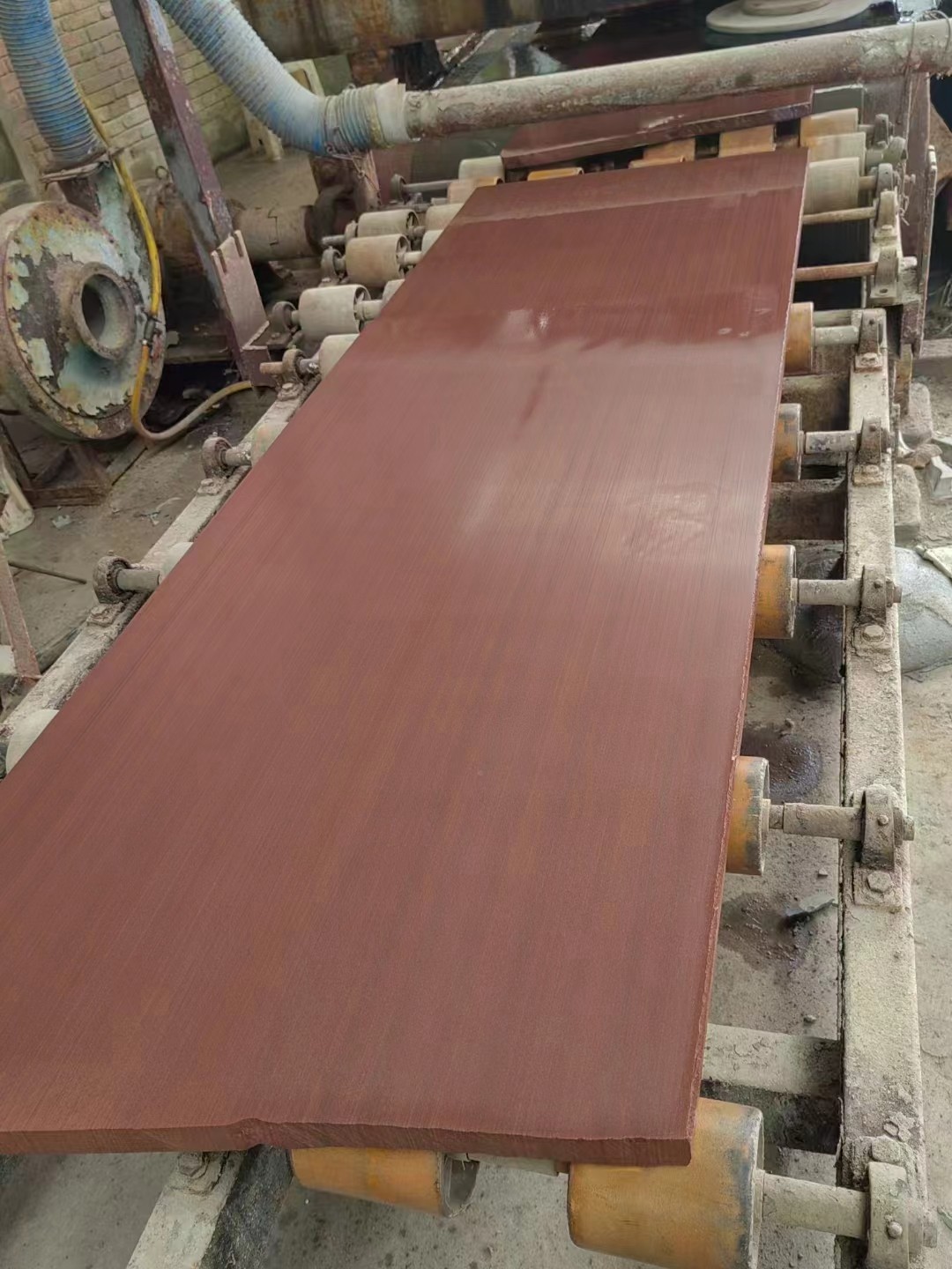 Red Wooden Sandstone Slabs