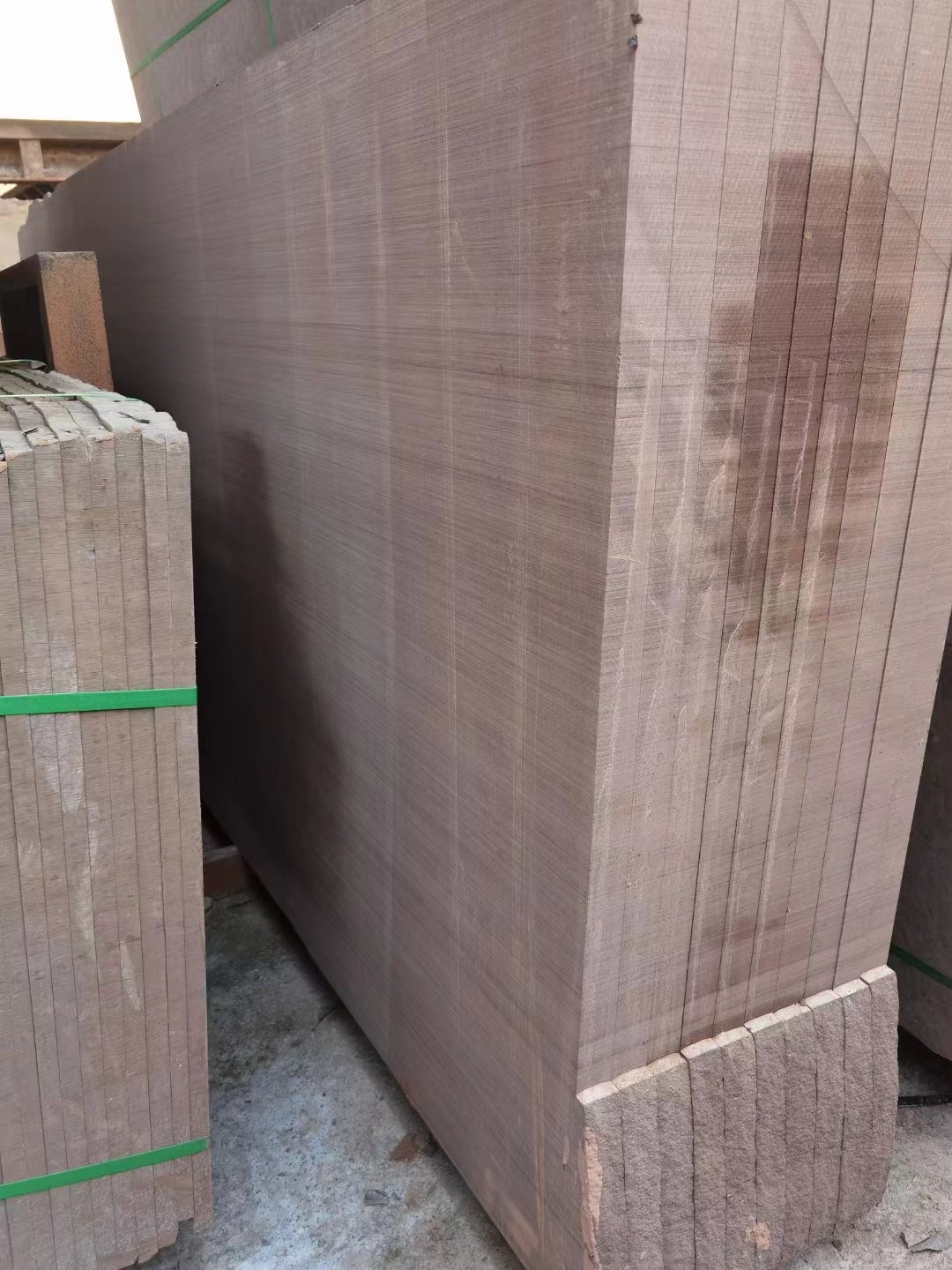 Red Wooden Sandstone Slabs