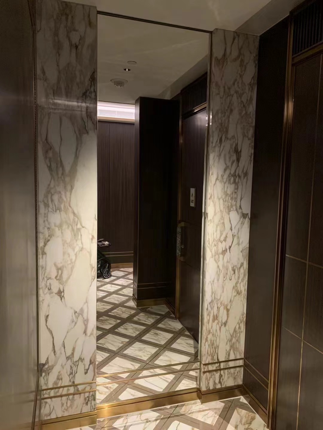 calacatta gold marble