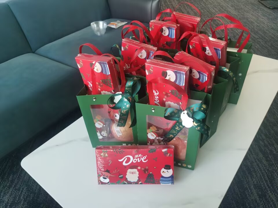 फॉर्च्यून ईस्ट क्रिसमस की भावना को अपनाएं: एकता और खुशी का उत्सव