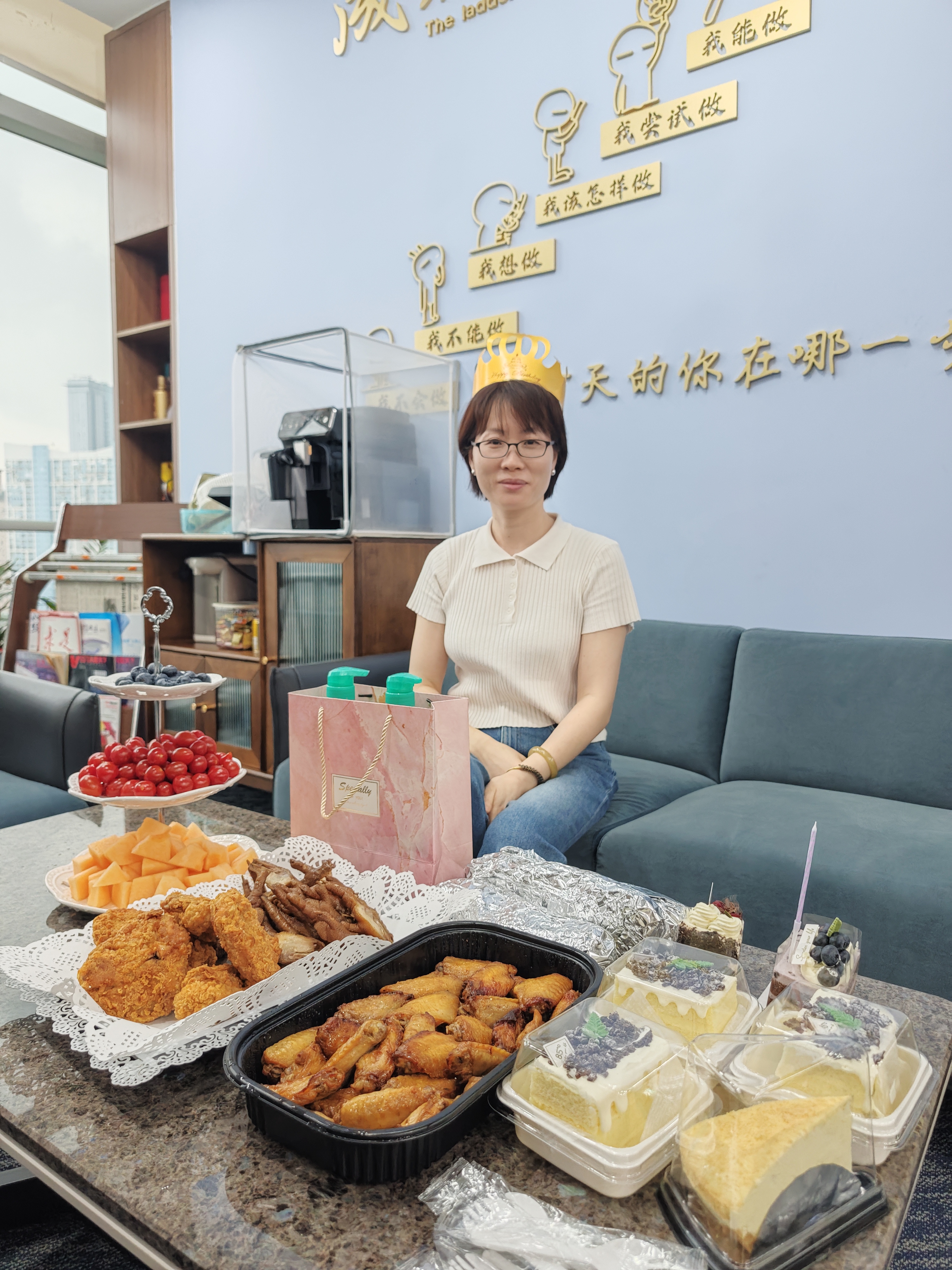 A Cup of Tea, A Slice of Cake, and A Room Full of Smiles – Celebrating Yimii’s Birthday at Fortune East Stone