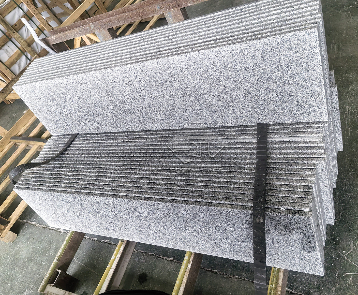Mostrando fotos reales de productos y empaques de nuestra fábrica de granito.