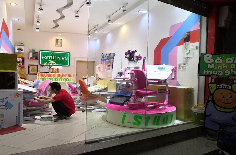 ISTUDY-KIDS STUDIEBORD OCH STOL ISTUDY-KIDS STUDIEBORD OCH STOL