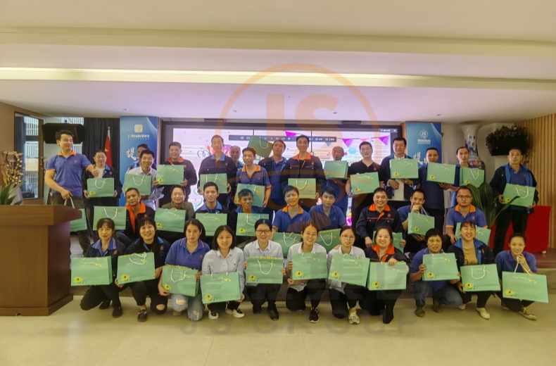 istudy möbler skickar födelsedagshälsningar till sina anställda istudy möbler skickar födelsedagshälsningar till sina anställda