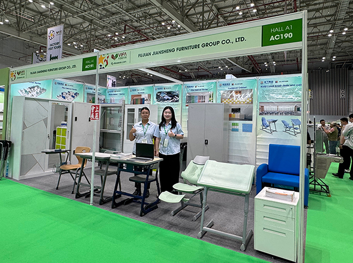 Istudy esittelee innovatiivisen koulupöydän ja -tuolin NVIFA ASEAN -näyttelyssä 2025