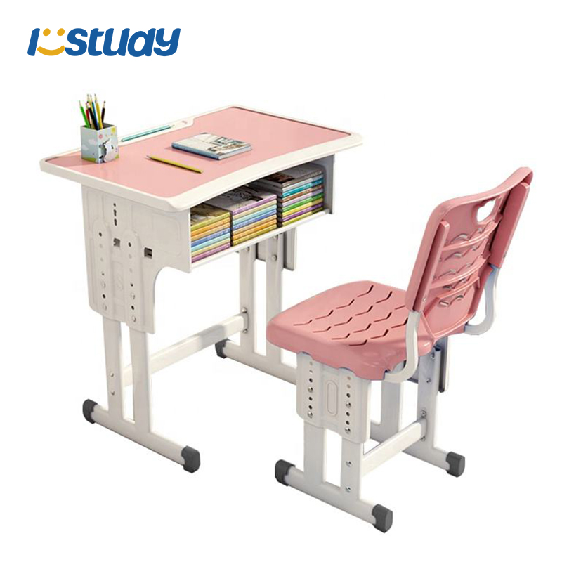 Tuoli ja työpöytä opiskelijoille