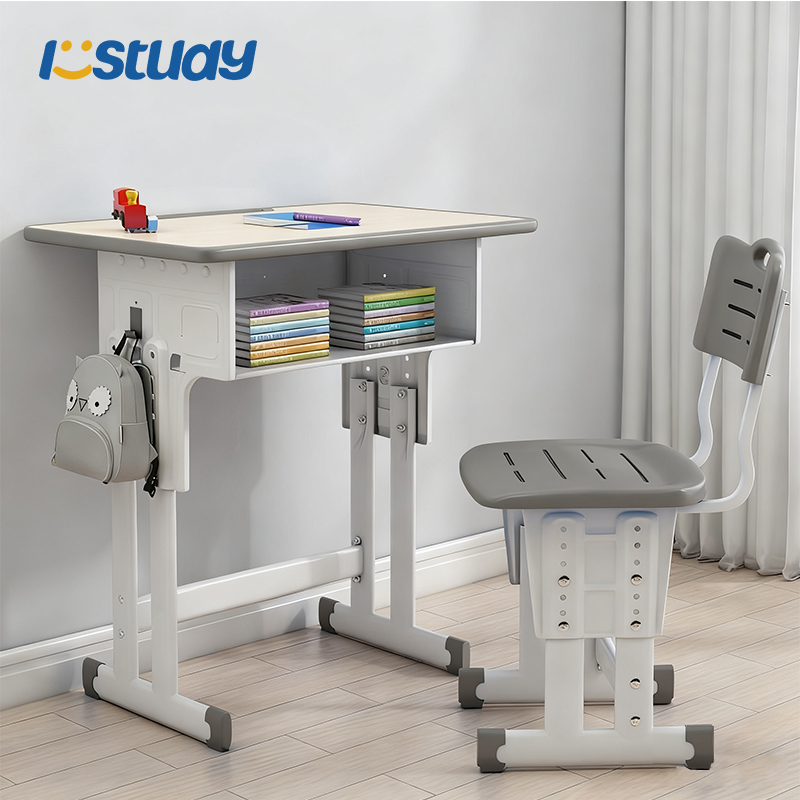 Комплет столова и столица за ученике у учионици за основну школу Комплет столова и столица за ученике у учионици за основну школу