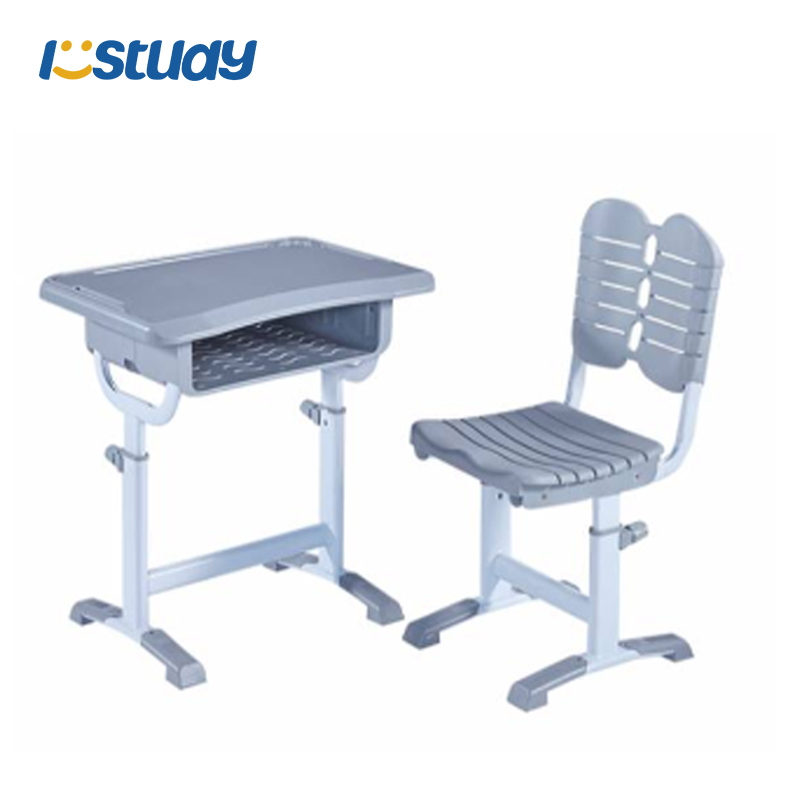 Stillanlegt nemendaborð og stólasett í kennslustofunni