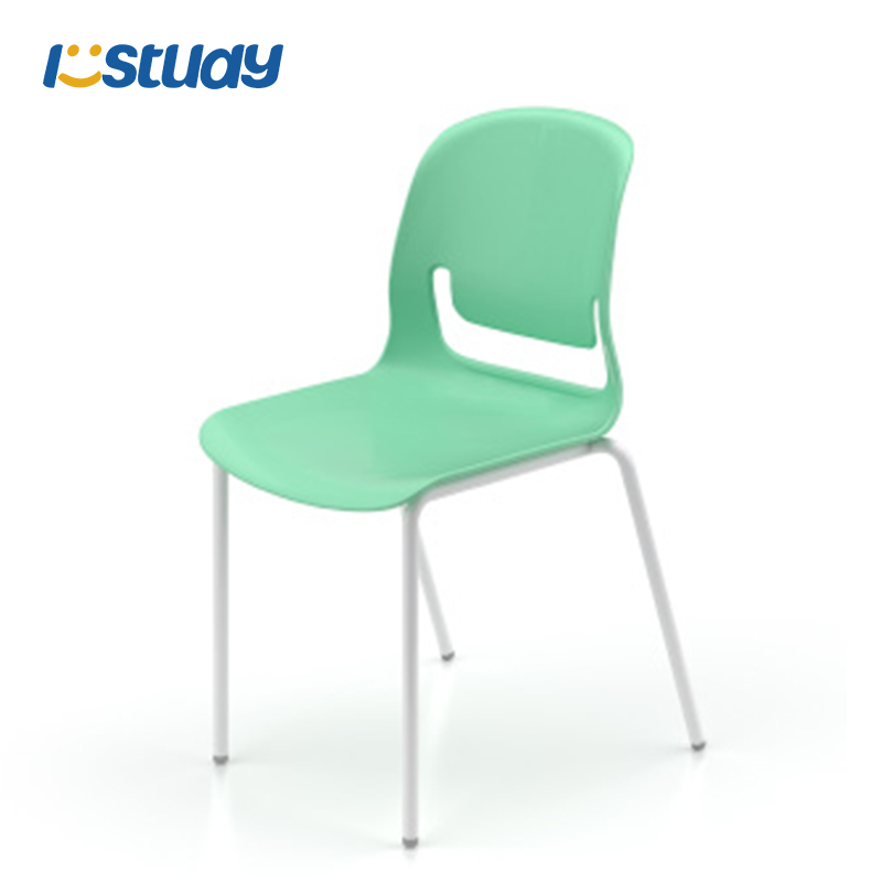 Joustavat pinottavat muovituolit opiskelijoille luokkahuoneeseen